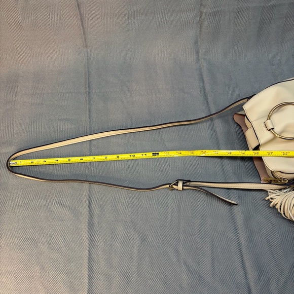 Aldo Crossbody cream colored w/ gold accent adjustable strap snap/zipper closure - Picture 5 of 15